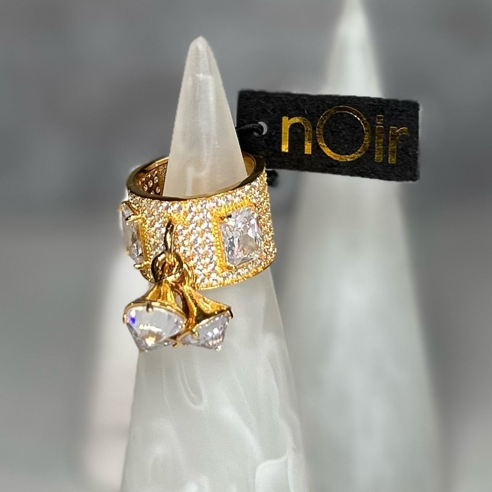 nOir Jewelry Ring – Gold with Crystal Charms – Size 7